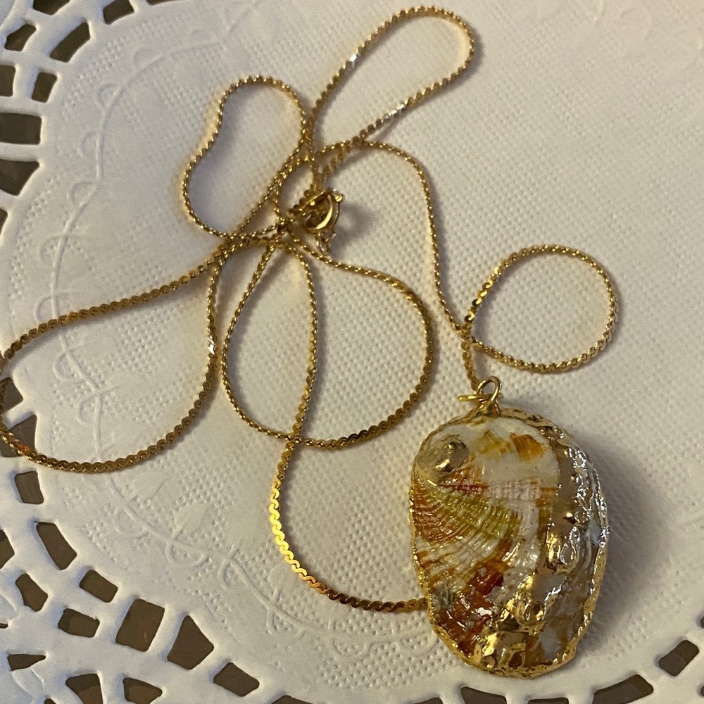 Elegant Gold-Dipped Real Shell Pendant Necklace - image 5